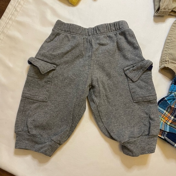 Boys set of 4 carters,Gerber, and children’s place size newborn-0-3M shirts pant - Picture 4 of 9